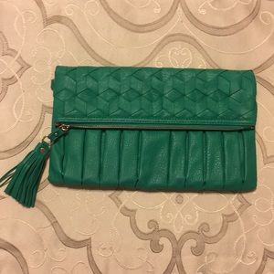 Green clutch
